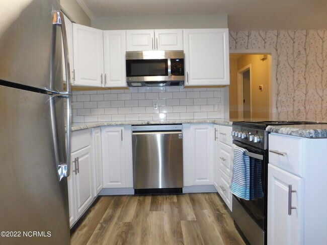 Foto del edificio - 907 Cedar Ct
