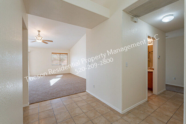 Foto del edificio - 7621 S Laurel Willow Dr