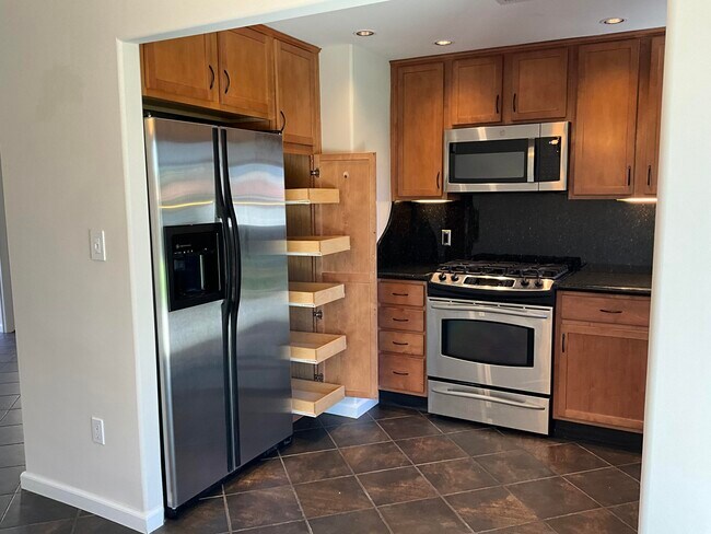 Foto del edificio - 75325 Pino Dr