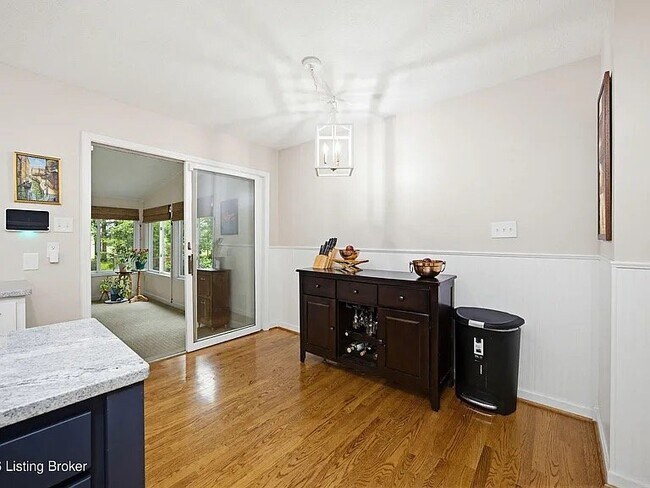 Building Photo - 165 Mayapple Ln