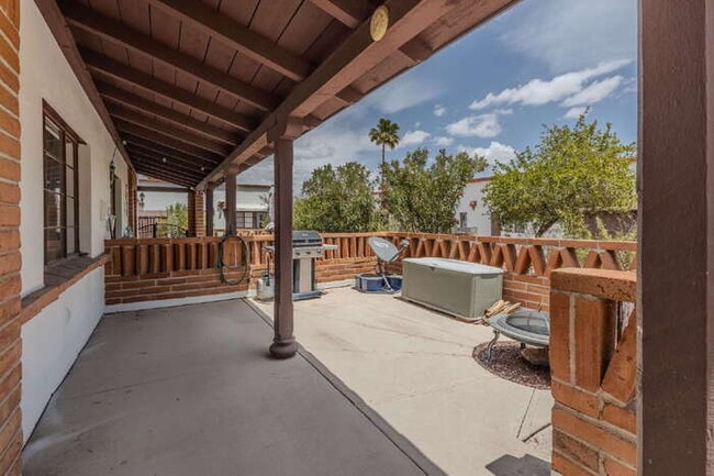 Building Photo - Green Valley Villas East Townhomes 55+ Com...