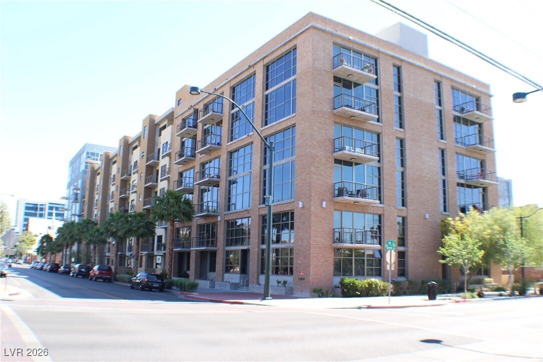 Foto del edificio - 353 E Bonneville Ave