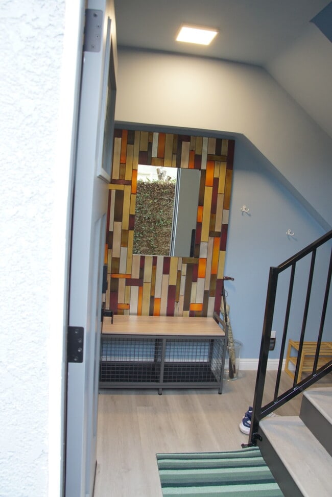 Building Photo - 1850 Lees Ave