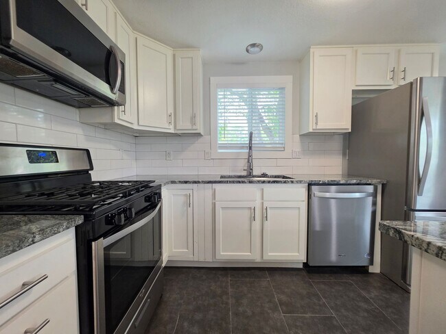 Foto del edificio - 4470 W 109th Pl