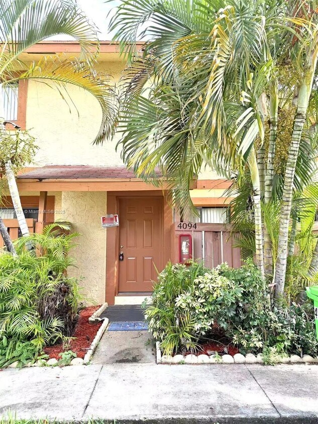 Foto principal - 4094 Sierra Terrace