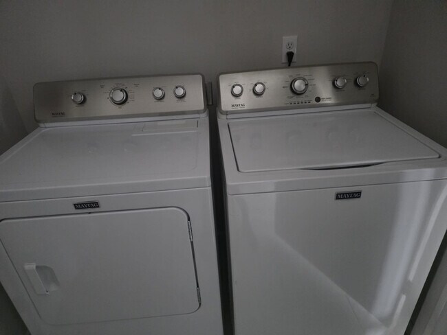 Building Photo - 3530 S Dominique Dr