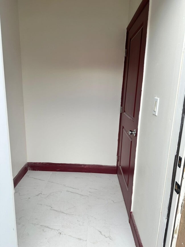 Building Photo - 421 SW 70th Terrace