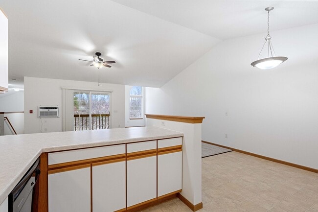 Building Photo - Oakridge Apartments