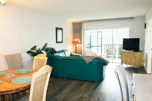 Building Photo - **HIGH POINT COUNTRY CLUB**SEASONAL RENTAL...