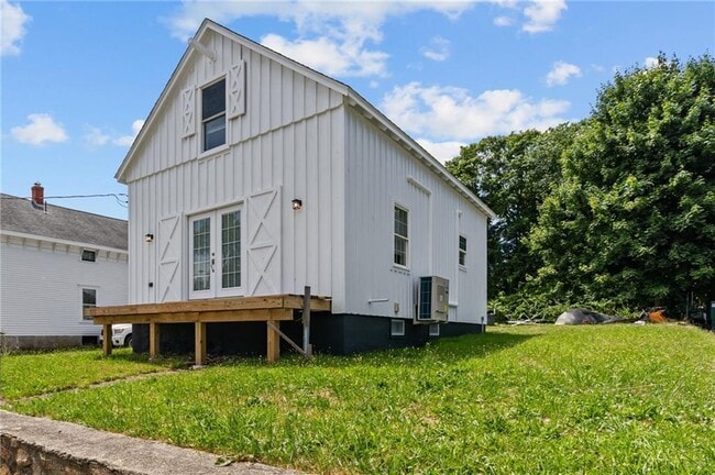 Building Photo - 2958 E Main Rd