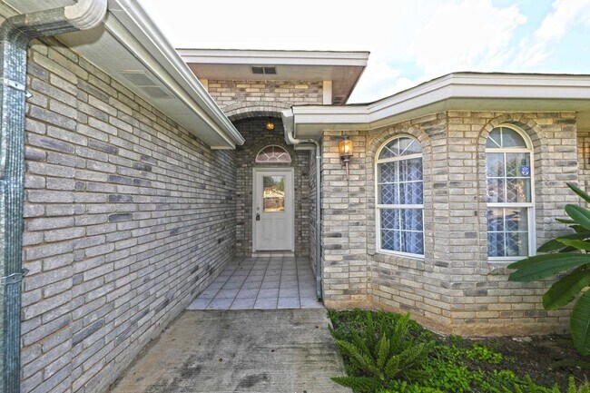 Building Photo - 1113 Topaz Trail