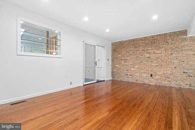 Building Photo - 6523 Gildar St