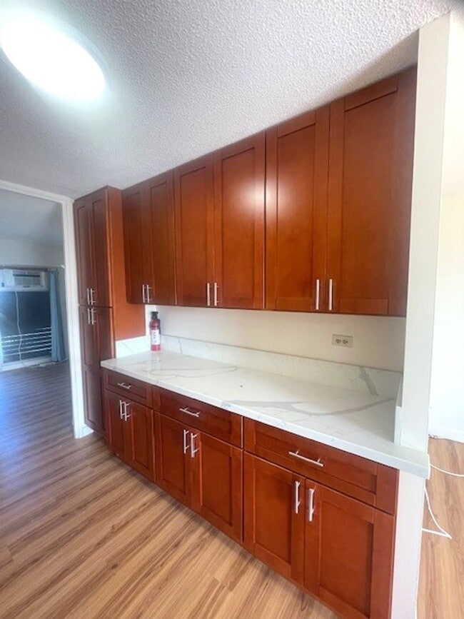 Foto del edificio - Recently Renovated 1 Bedroom in Honolulu