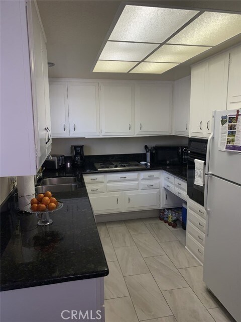 Building Photo - 416 Avenida Castilla