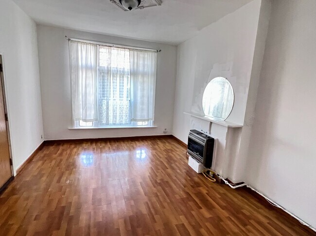 Foto del edificio - 2455 W Grenshaw St