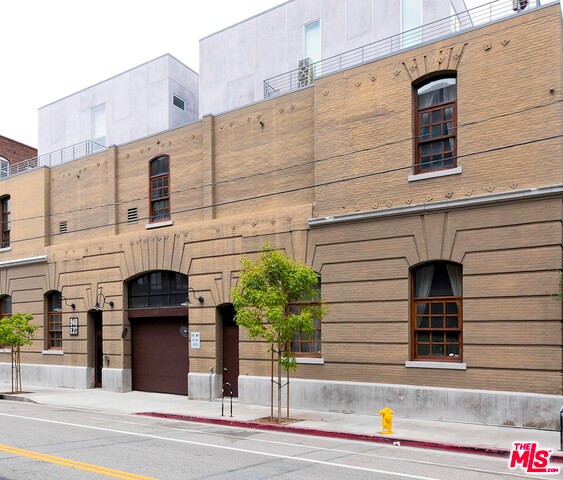 Foto del edificio - 940 E 2nd St