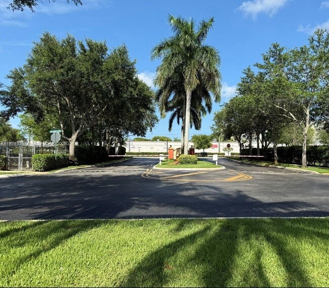 Building Photo - 3340 Palomino Dr