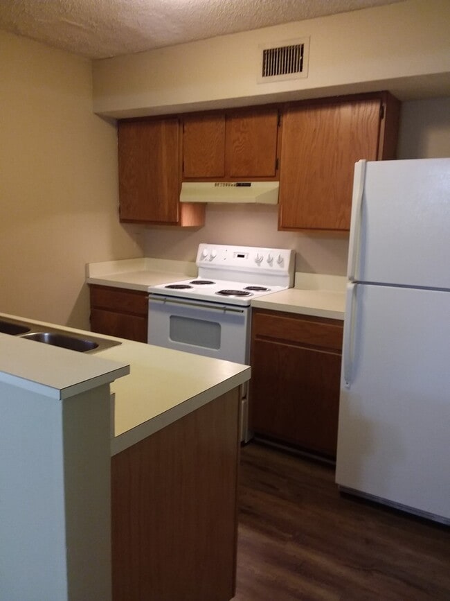 Photo - Whispering Pines 2/2 close to NAS Jax Townhome