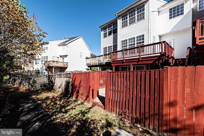 Building Photo - 20494 Blue Heron Terrace