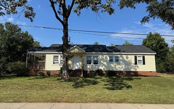 Building Photo - 112 Elm St