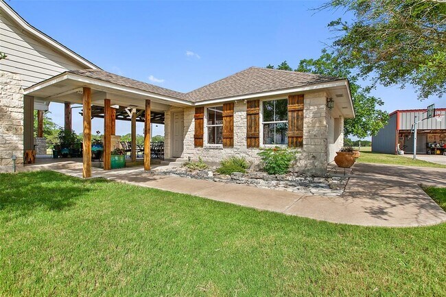 Foto del edificio - 12800 Silver Creek Rd