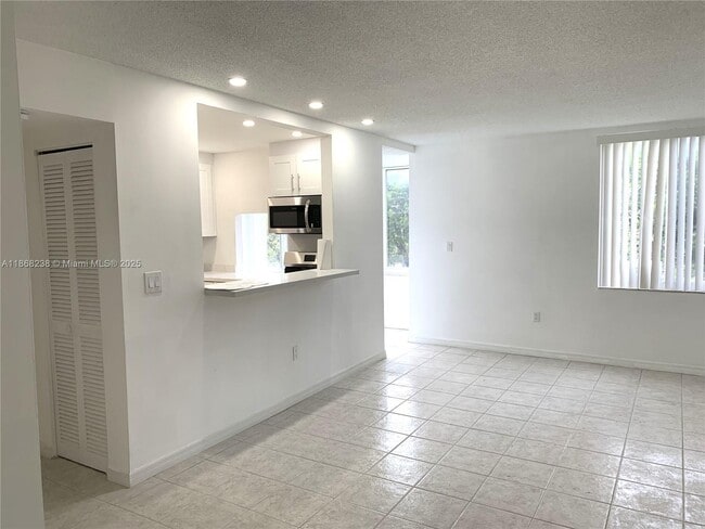 Building Photo - 250 180th Dr