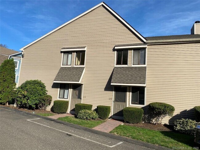 Building Photo - 377 Glenbrook Rd