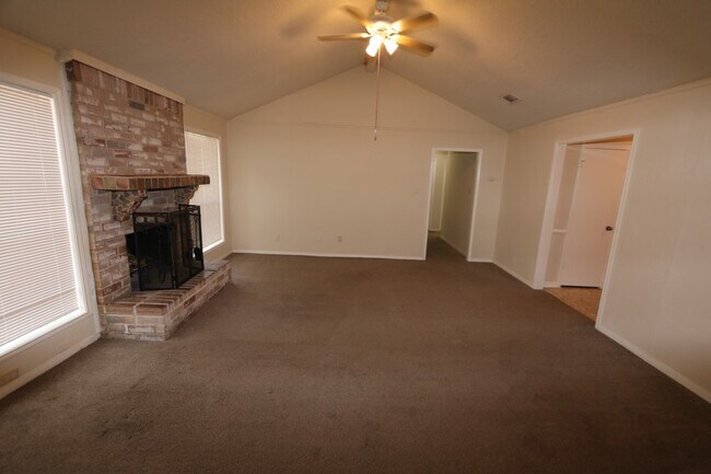 Building Photo - 6842 Ten Curves Rd