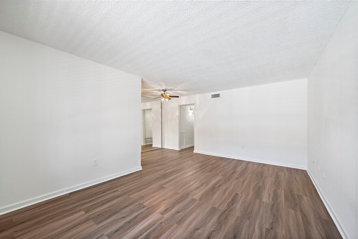 Foto principal - 711 Holiday Dr