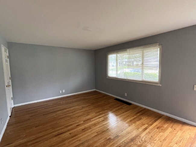 Building Photo - 10308 Deem Dr