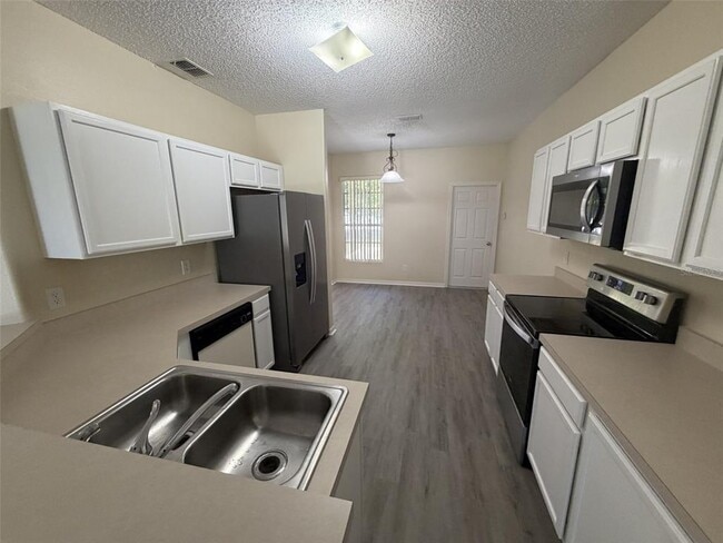 Building Photo - 311 Sunset View Dr