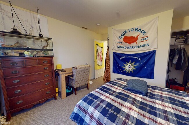 Foto del edificio - 4 br, 2 bath Duplex - 1538 FONTAIN ST Unit B