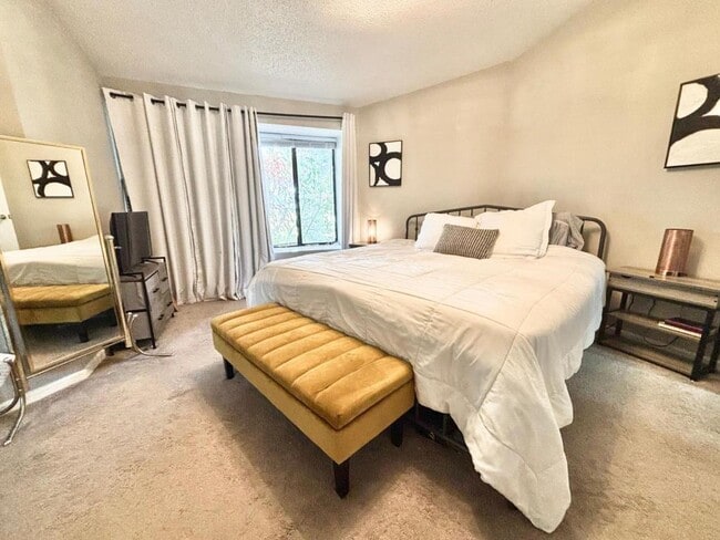 Foto del edificio - 1626 Lara St NE