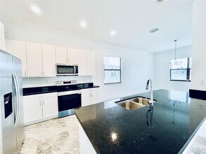 Building Photo - 5673 Cerva Ln