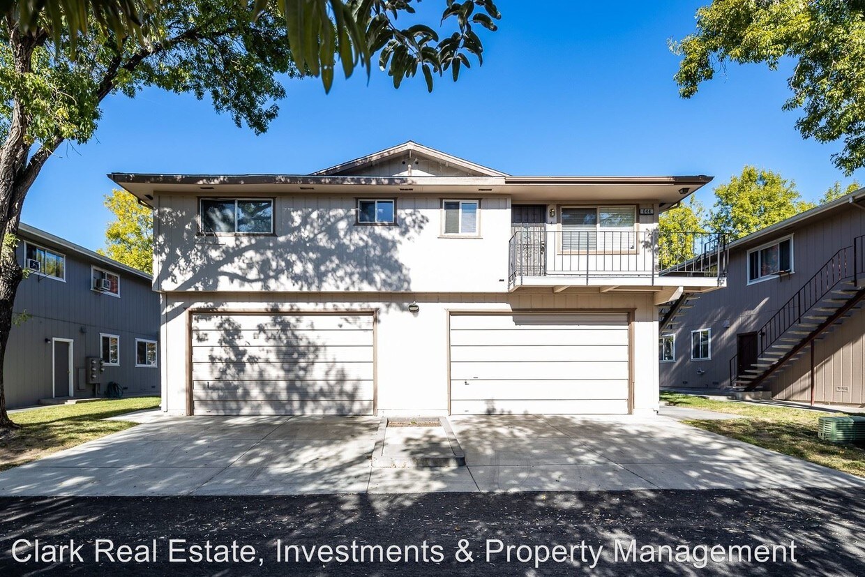 Primary Photo - 644 Oakwood Dr