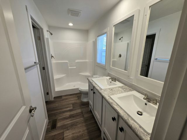 Foto del edificio - 207 Spruce Ln