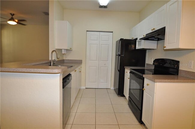 Building Photo - 844 Grand Regency Pointe