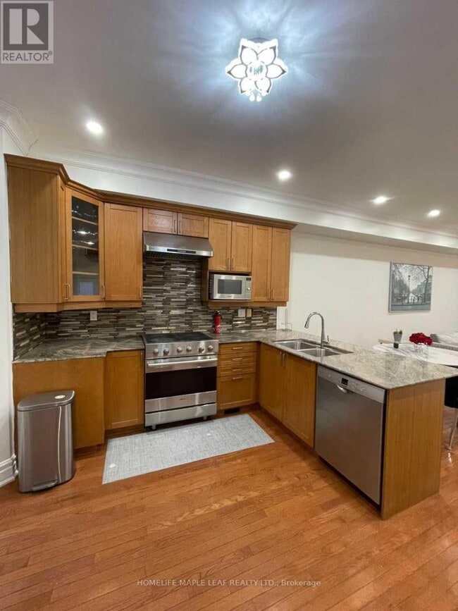 Building Photo - 7 Annex Ln