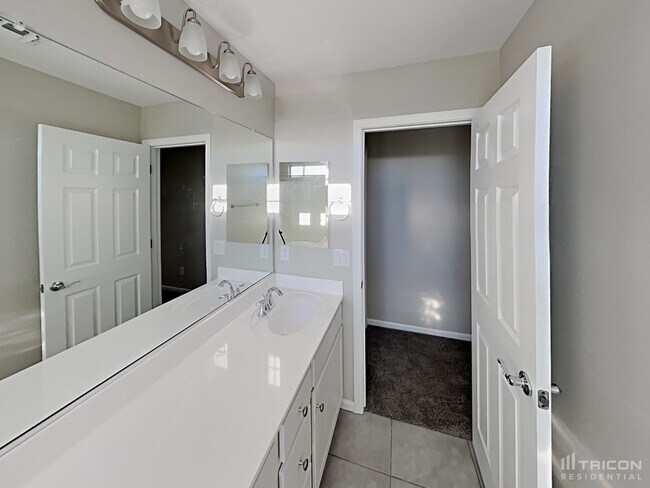 Foto del edificio - 8636 E Posada Ave