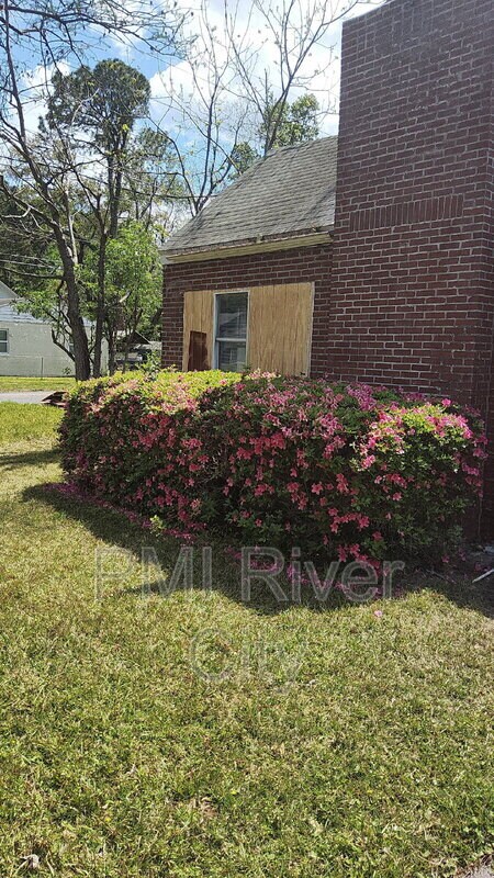 Building Photo - 3502 Dellwood Ave