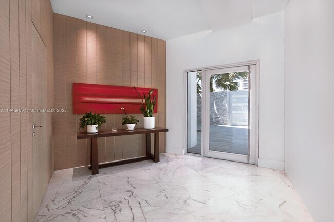 Foto del edificio - 6921 Sunrise Pl