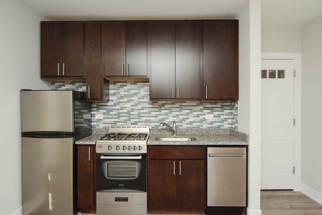 Foto del edificio - 434.5 W Belden Ave