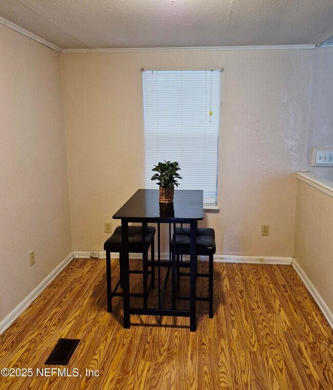 Foto del edificio - 323 Keown Ave