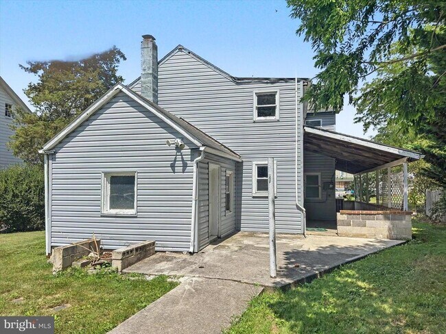Foto del edificio - 5949 Conover Rd