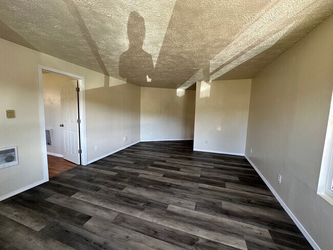 Foto del edificio - 1037 Laurel St