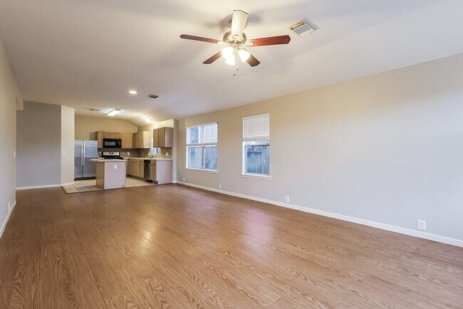 Foto del edificio - 614 Cypresswood Trce