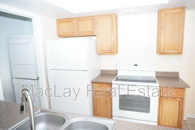 Foto del edificio - 4417 E Riverside St