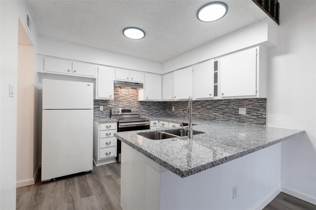 Building Photo - 12232 Bob White Dr