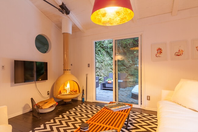 Building Photo - 14993 Merry Ln