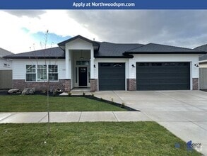 Building Photo - 3858 Arizona Dr
